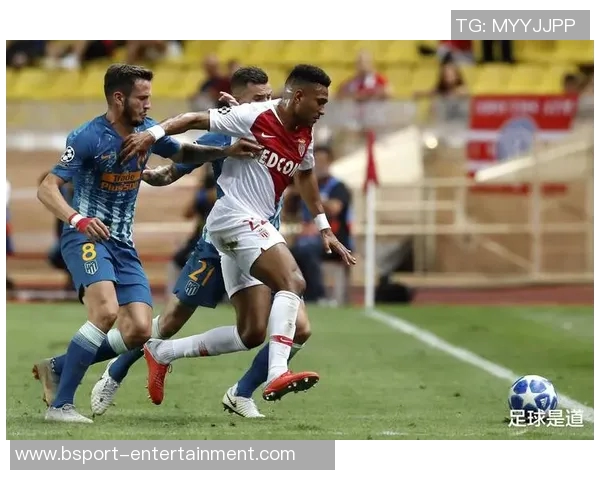 足总杯惊现冷门巴黎圣日耳曼与波尔图战成平局引发全场震惊