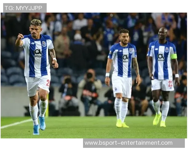 皇马友谊赛大胜本菲卡五球横扫引发全场狂欢历史冷门再现