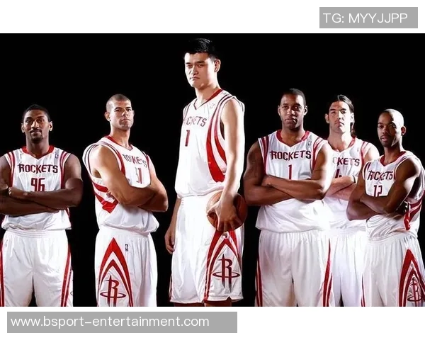 姚明与詹姆斯的传奇对决：篮球巨星的巅峰时刻与友谊之路