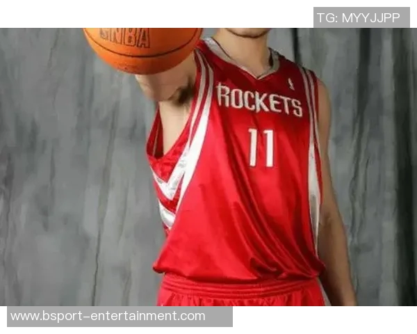 姚明在负伤期间坚持训练展现不屈精神激励年轻运动员