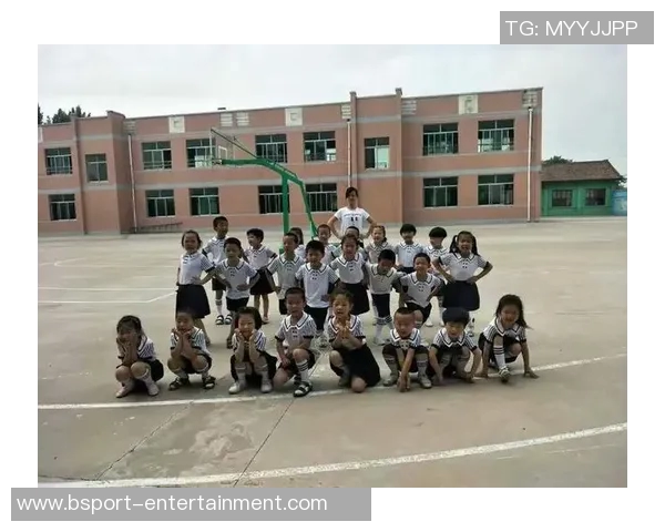 姚明在书海中畅游，探索知识的无限魅力与人生哲理