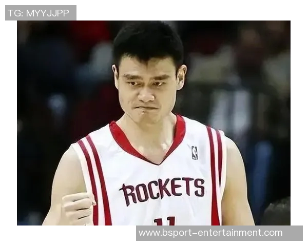 姚明摆头瞬间引发热议球迷纷纷解读背后的深意与情感