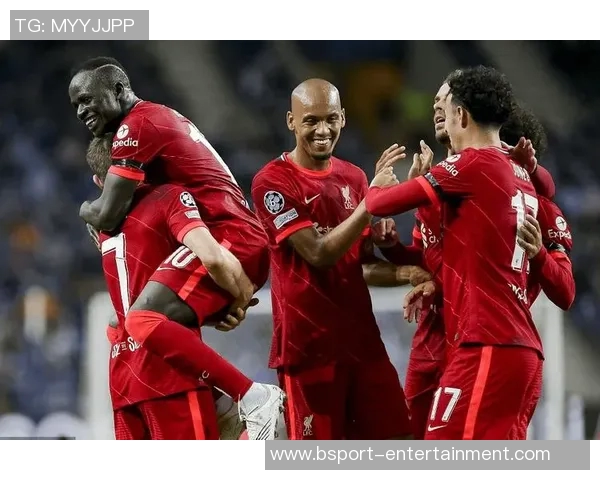 中超焦点战巴黎圣日耳曼与热刺激战成平局红牌事件引发全场热议