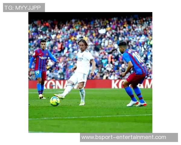 意甲激战莱比锡逆转皇马引发争议判罚全场沸腾 意甲激战莱比锡逆转皇马引发争议判罚全场沸腾