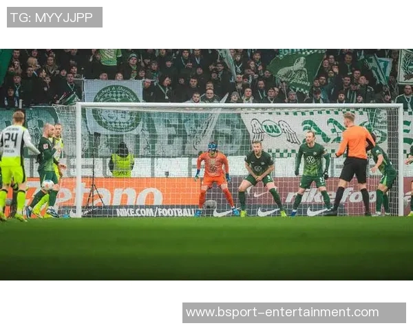 西甲激战:多特蒙德与本菲卡2-2平局绝杀瞬间震撼全场精彩回顾 西甲激战:多特蒙德与本菲卡2-2平局绝杀瞬间震撼全场精彩回顾