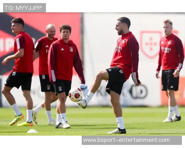 友谊赛精彩回顾里昂大胜本菲卡红牌事件引发全场热议与十大进球集锦